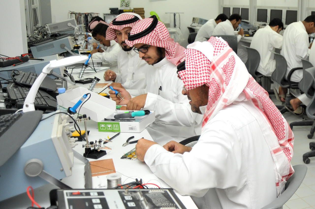 الرياض-ومكة-والشرقية-الأكثر-إقبالاً-على-برامج-صيانة-الجوالات